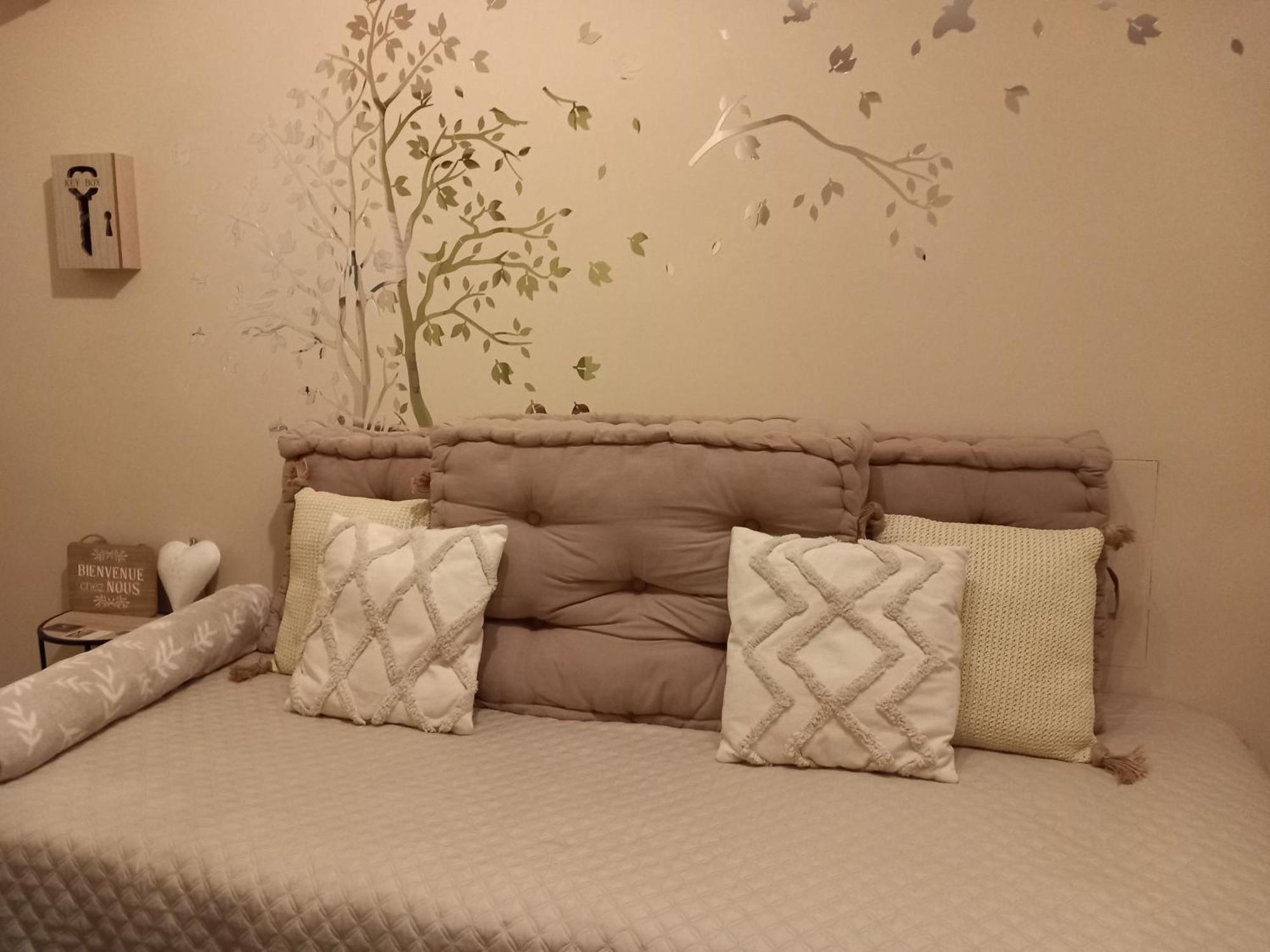 Au Petit Nid Froissart Bed & Breakfast ชิเมย์ ภายนอก รูปภาพ